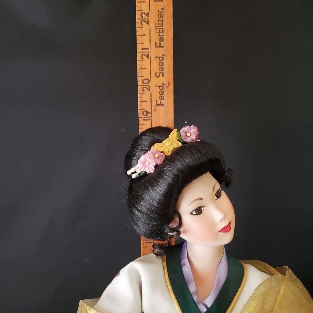 The Butterfly Maiden The Danbury Mint Lena Liu Geisha Doll with Stand and Fan - Picture 8 of 8